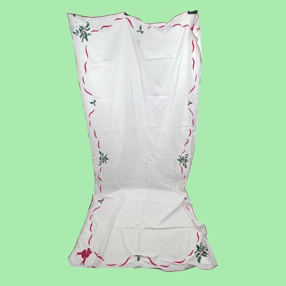 VINTAGE HAND PAINTED/MADE CHRISTMAS HOLLY RECTANGULAR TABLECLOTH - 114.75 X 57.5 - Picture 2 of 8